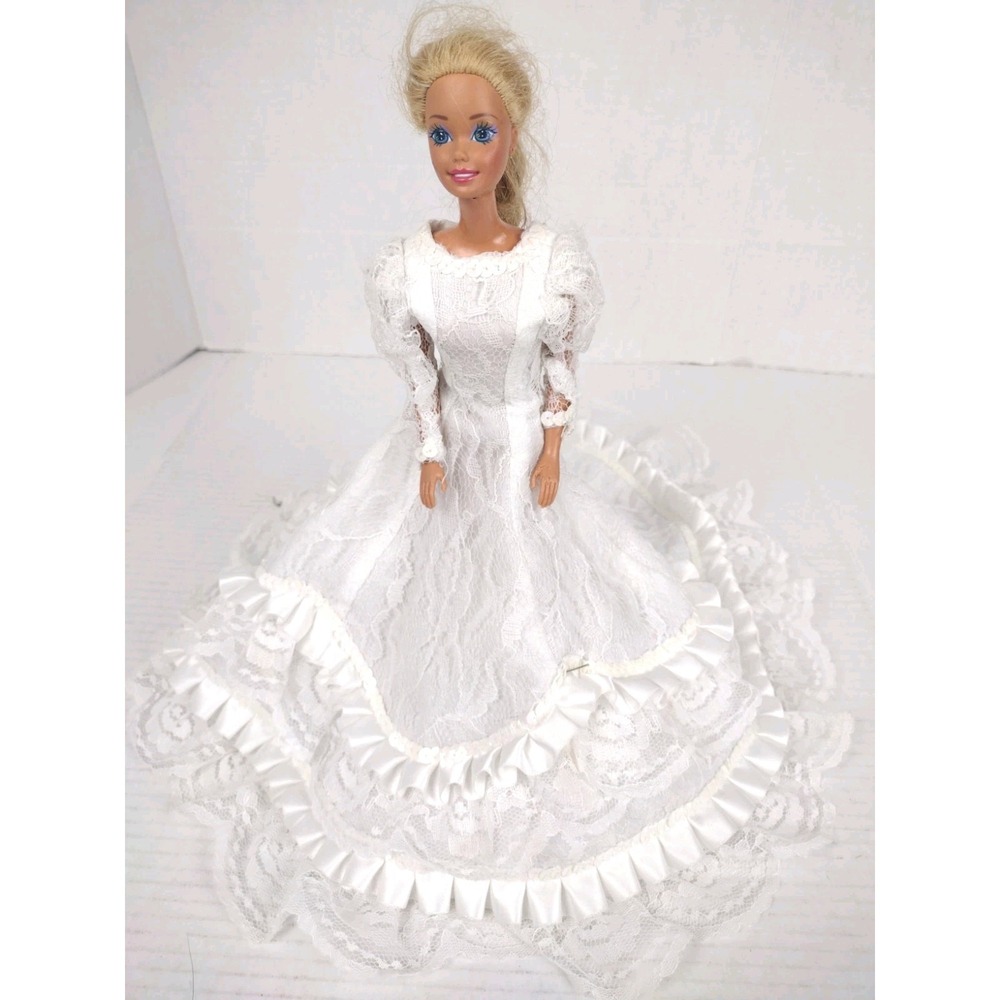 Mattel Barbie Doll 1976 Head 1966 Indonesia Body W/ Ornate White Lace Bride Gown